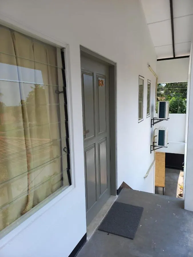 Couple Rooms In نيجومبو 0*,  سريلانكا